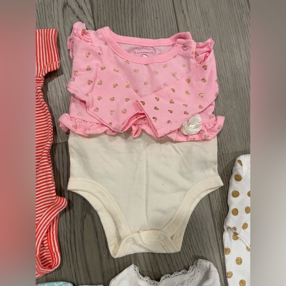 Bundle of 3 month Baby Girl Onsies - Picture 6 of 6